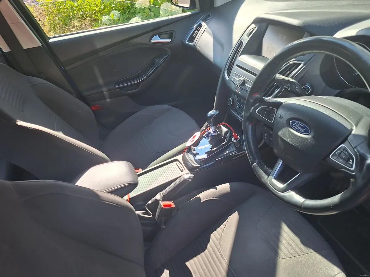 Ford Focus 2015 - Image 2