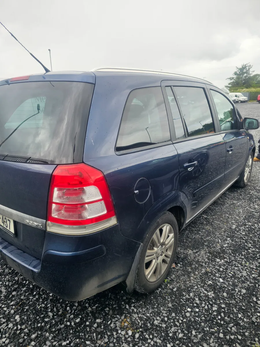 Opel Zafira 2013 - Image 2
