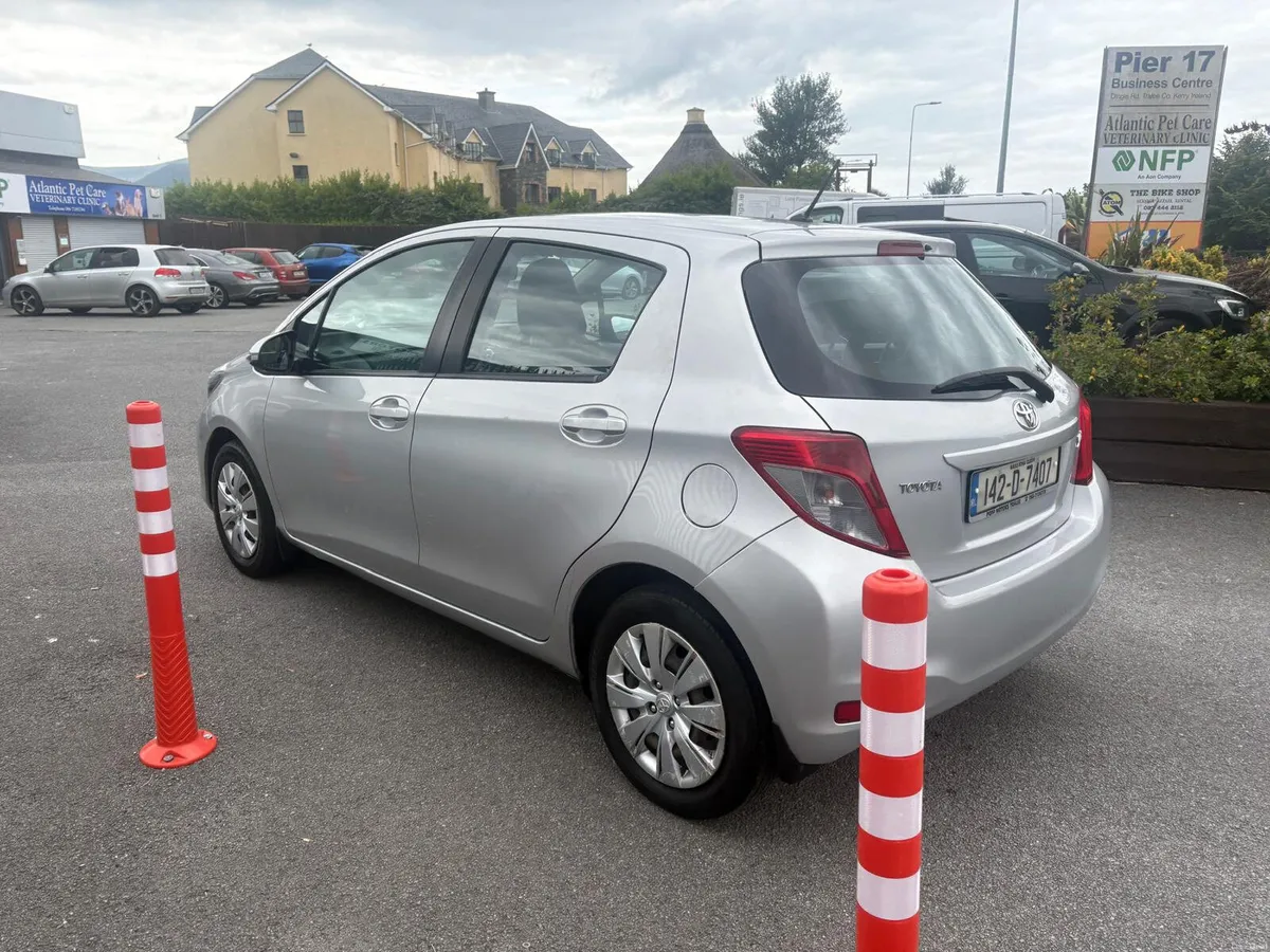 Toyota Yaris 2014 - Image 2