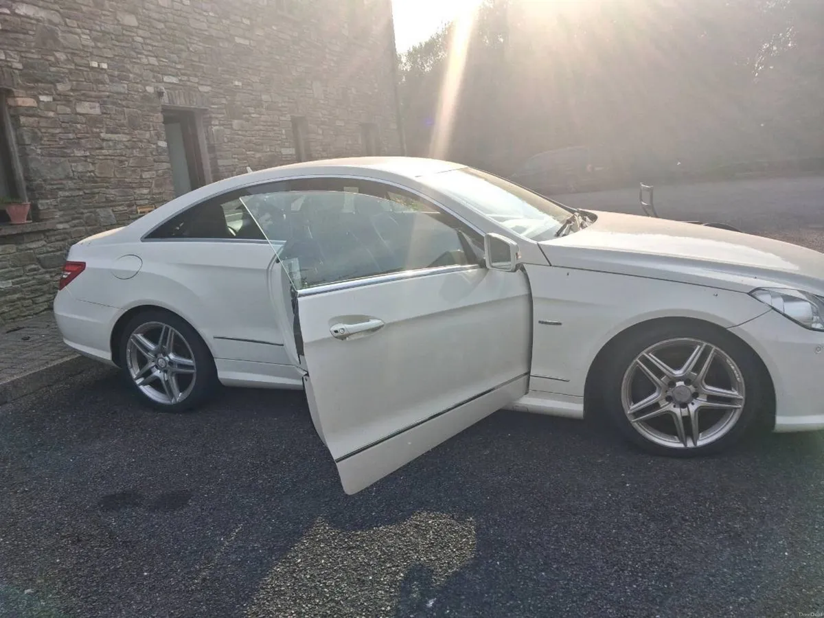 Mercedes Benz E250CDI Be Sport, 2 door Auto - Image 3