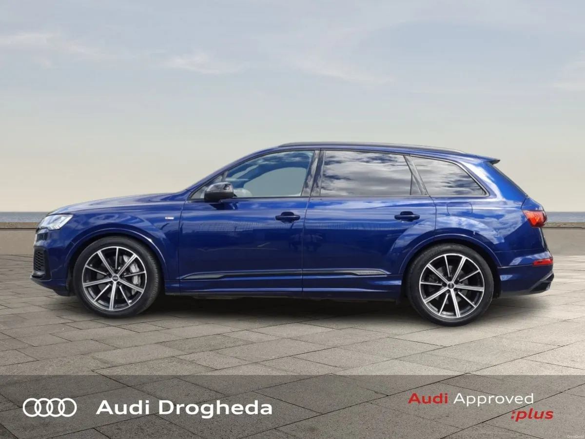 Audi Q7 55 TFSI e S Line Black edition - Image 4