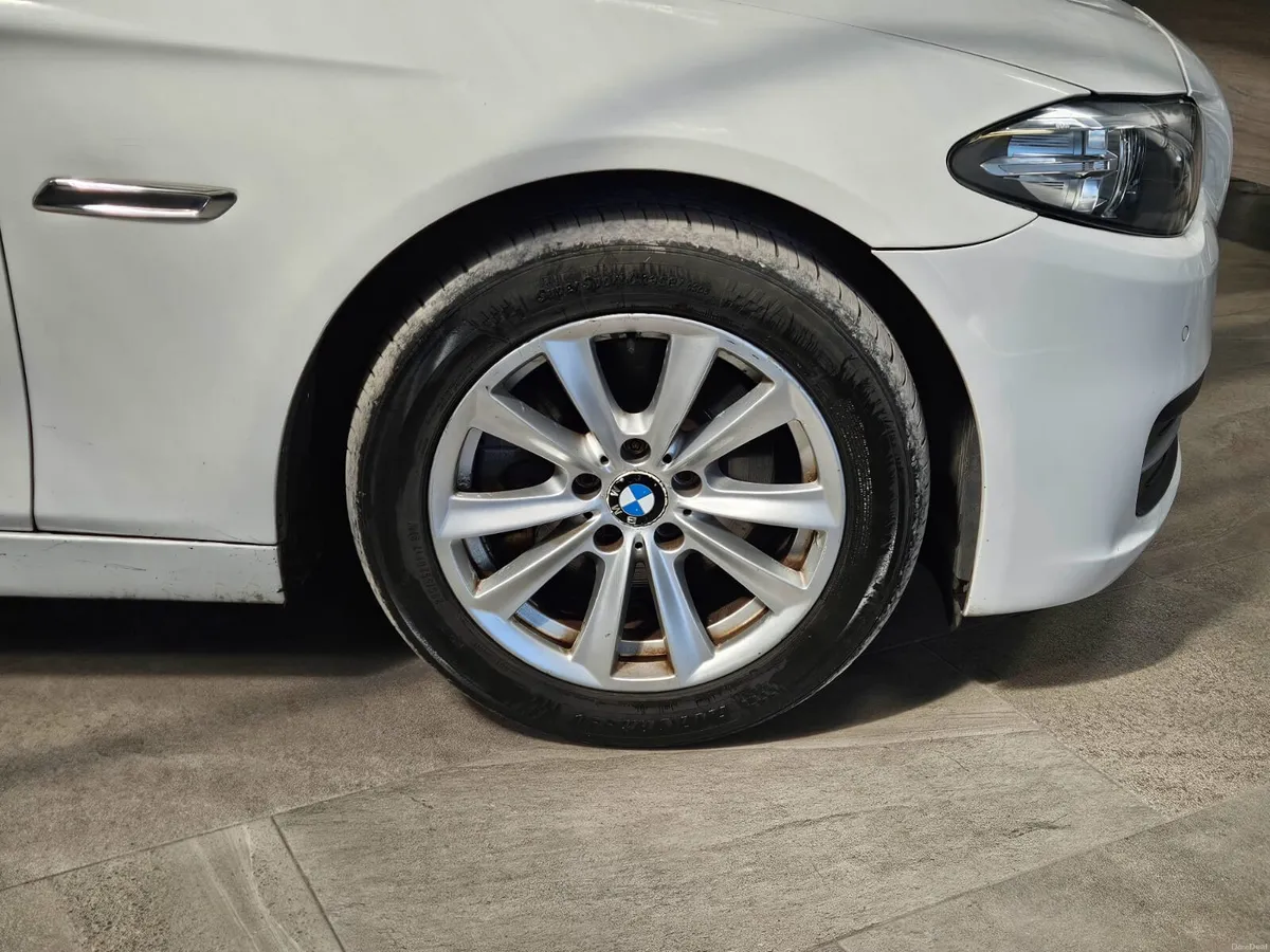 14 BMW 520 SE EDITION - Image 5