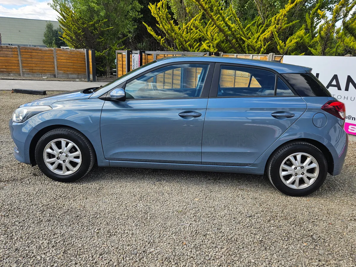 Hyundai i20 2017 1.2 Petrol High Spec Low Mileage - Image 5