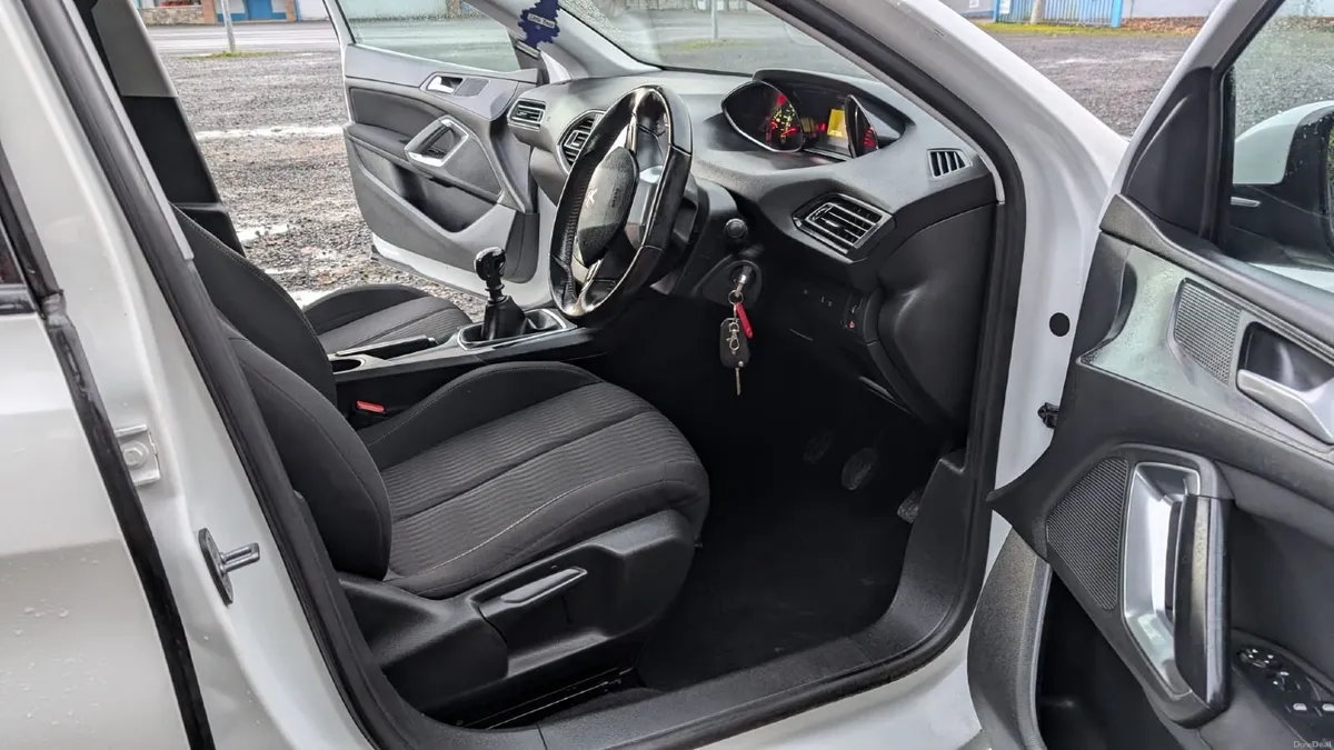 17 Peugeot 308 NCT 03/27 - Image 2