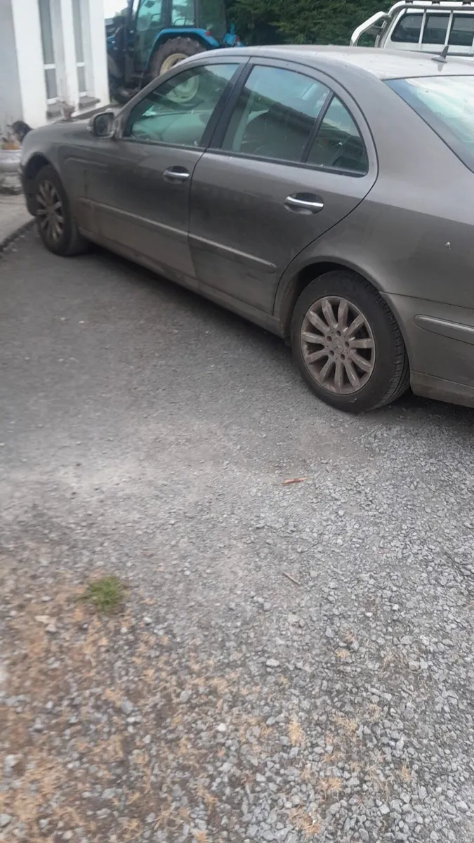 Mercedes e220 nearest offer - Image 4