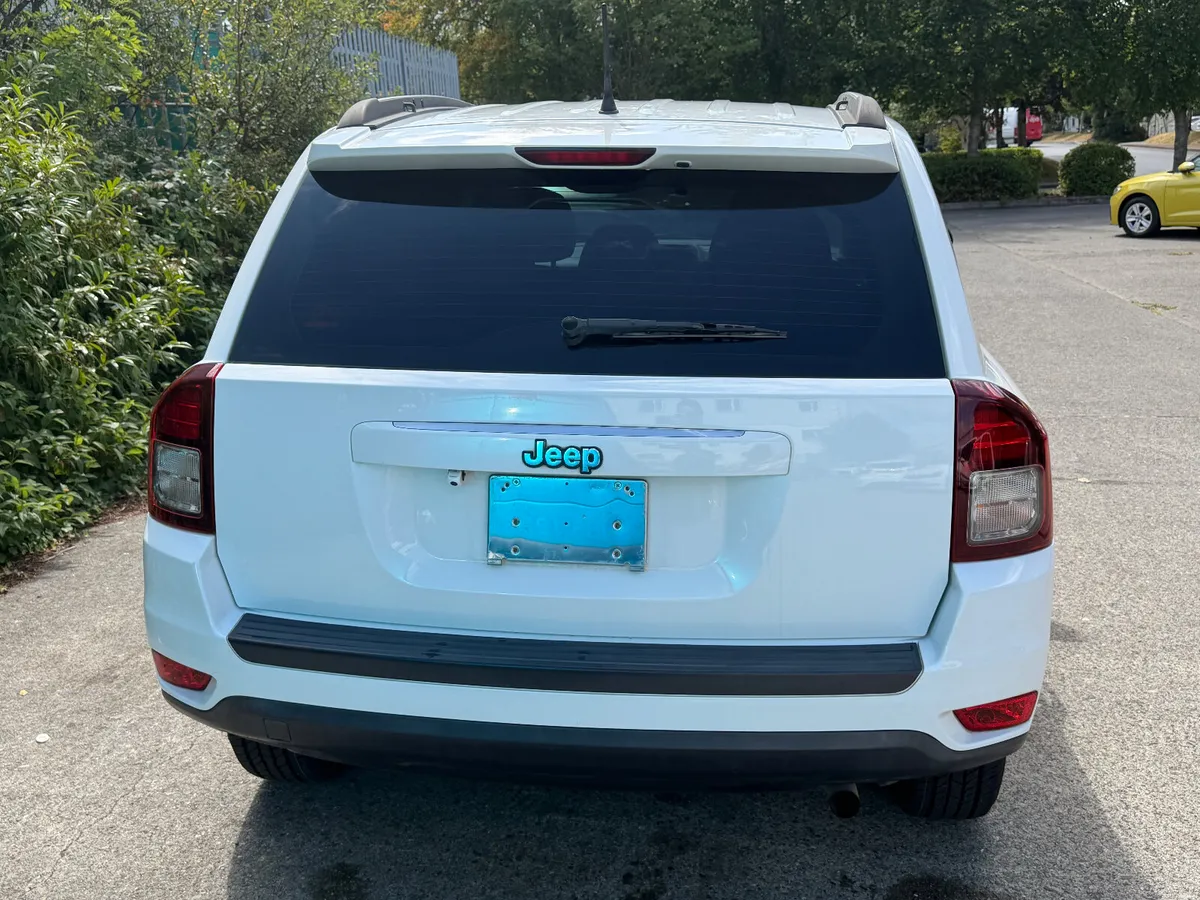Jeep Compass Petrol Automatic - Image 4