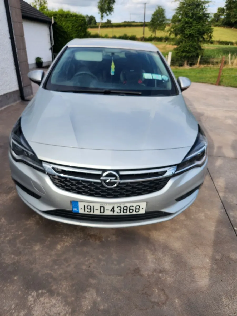 Opel Astra 2019 - Image 1