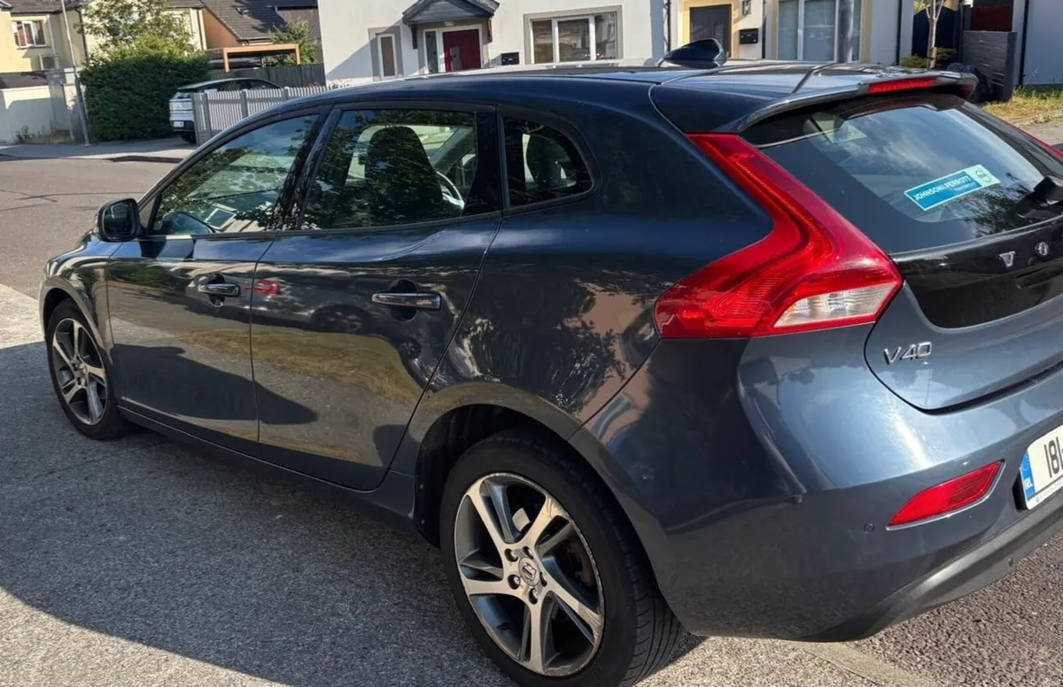 Volvo V40 2018 - Image 4