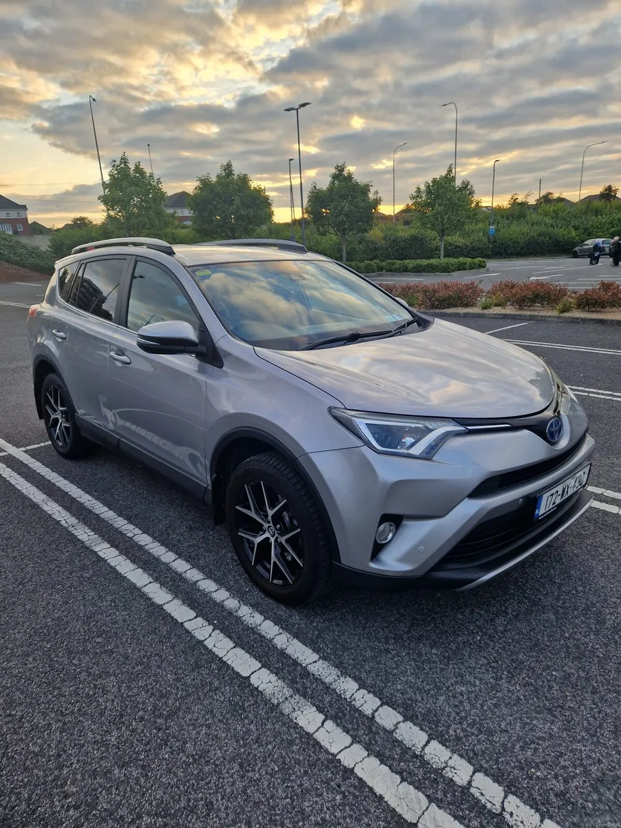Toyota Rav 4 Hybrid Sol AWD - Image 1