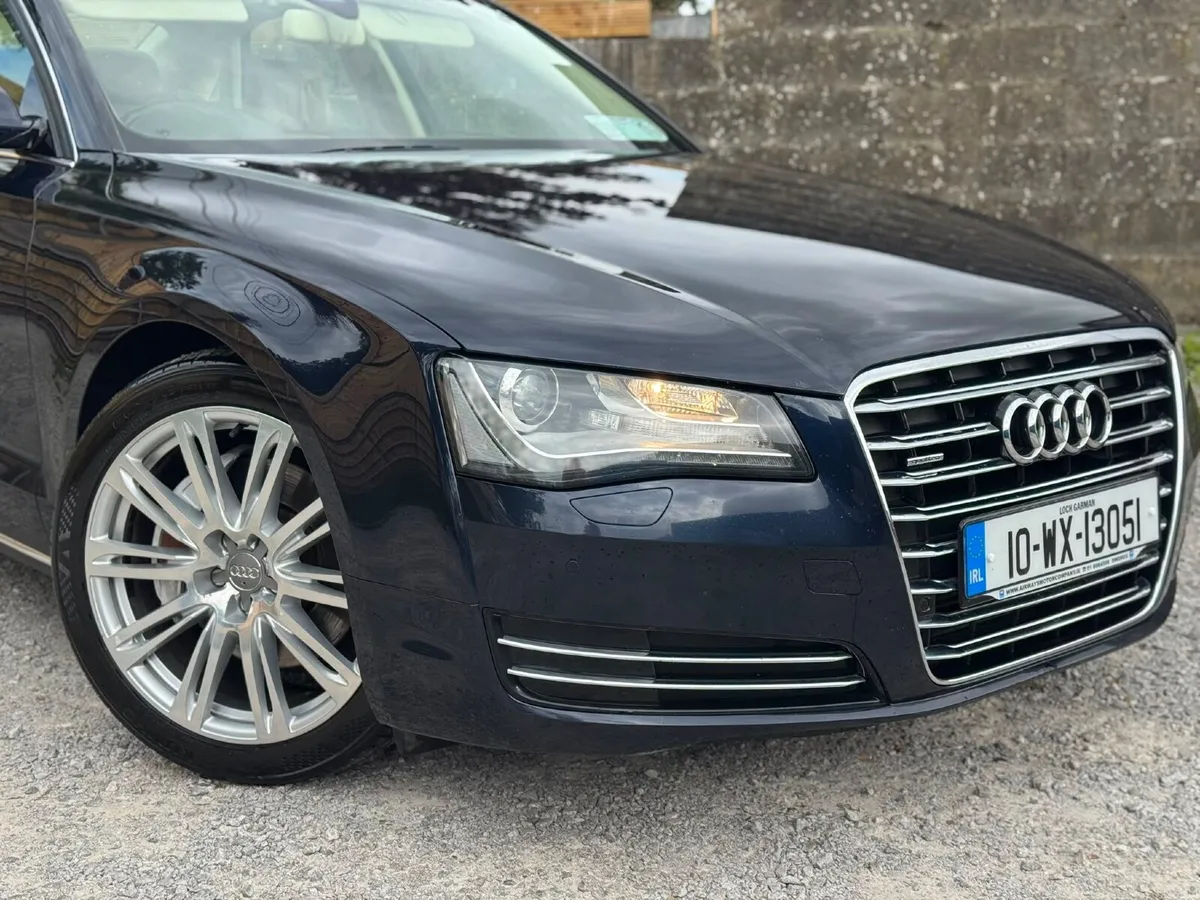 Audi A8 2010 - Image 4