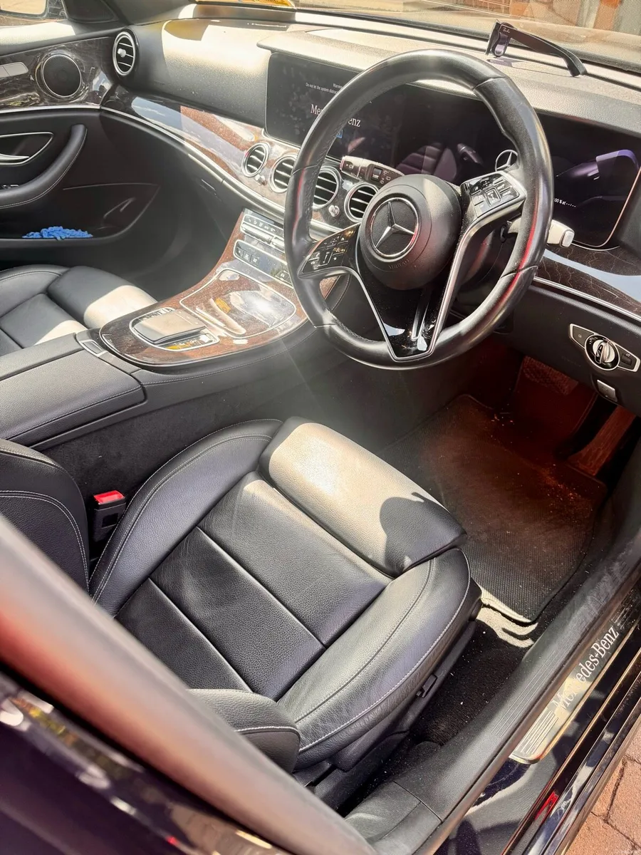 Mercedes Benz E300de Diesel/Electric Hybrid - Image 5