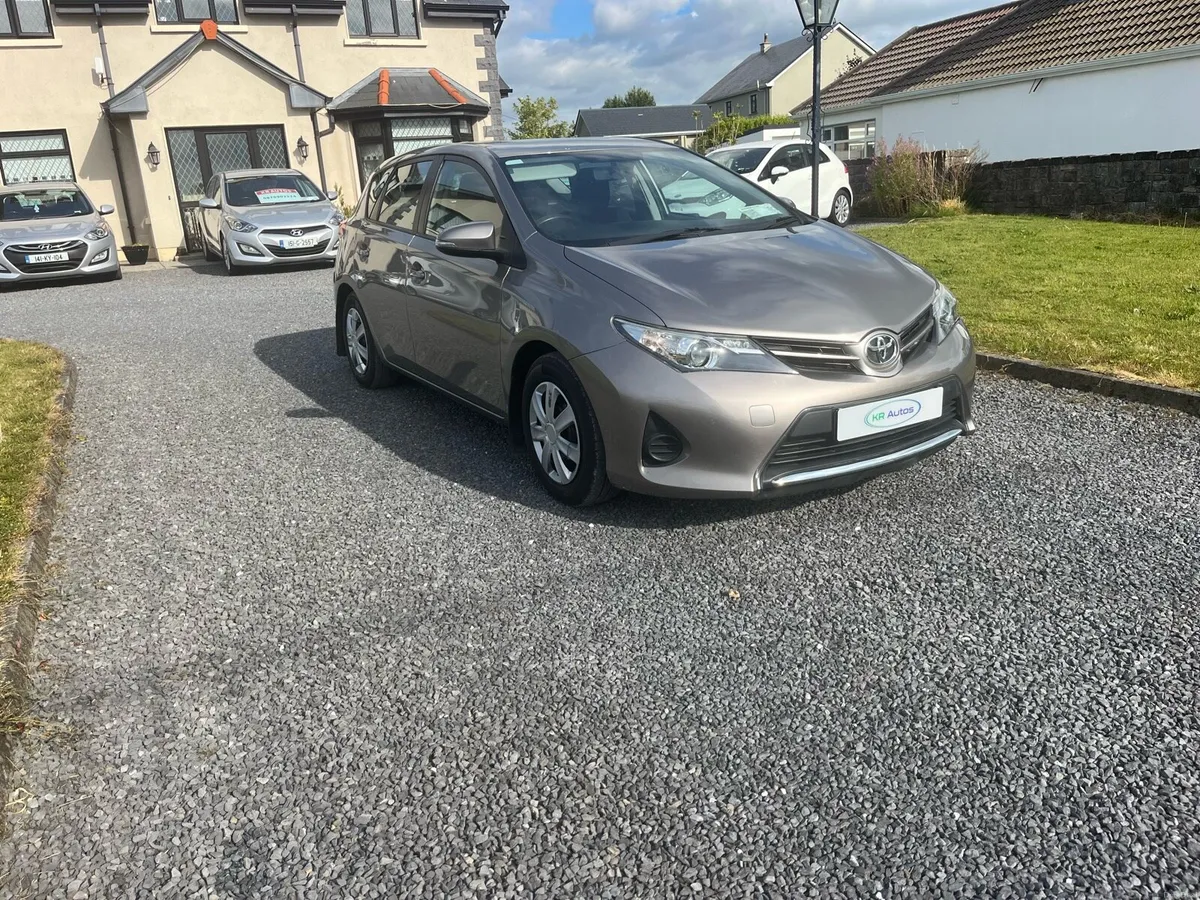 2013 Toyota Auris 1.3 petrol - Image 1