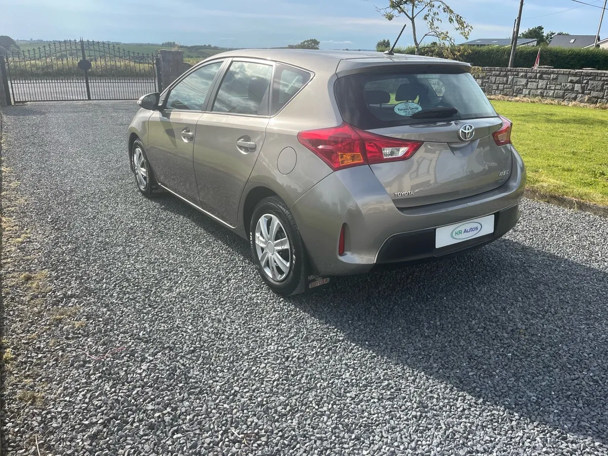 2013 Toyota Auris 1.3 petrol - Image 3