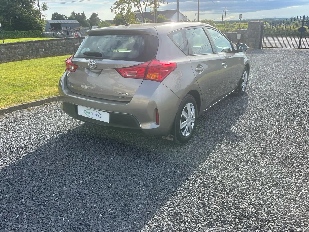 2013 Toyota Auris 1.3 petrol - Image 4