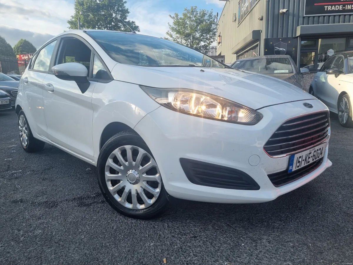 Ford Fiesta 2015 - Image 2