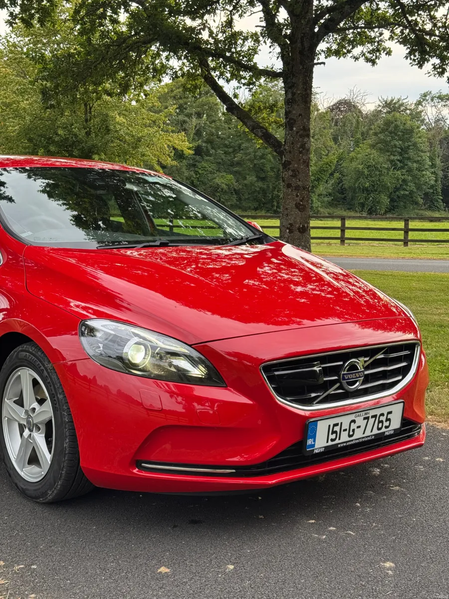 2015 Volvo V40 1.6 Petrol Automatic full spec - Image 4