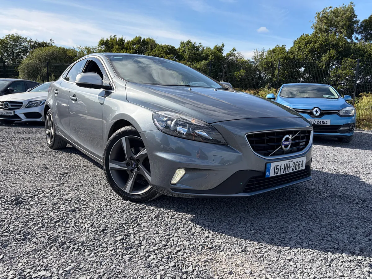 2015 VOLVO V40 R-DESIGN 1.6 115 BHP - Image 1
