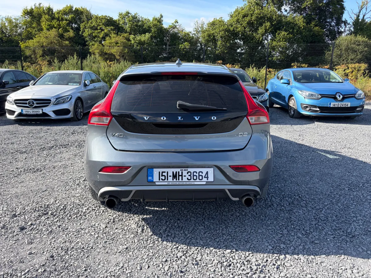 2015 VOLVO V40 R-DESIGN 1.6 115 BHP - Image 5