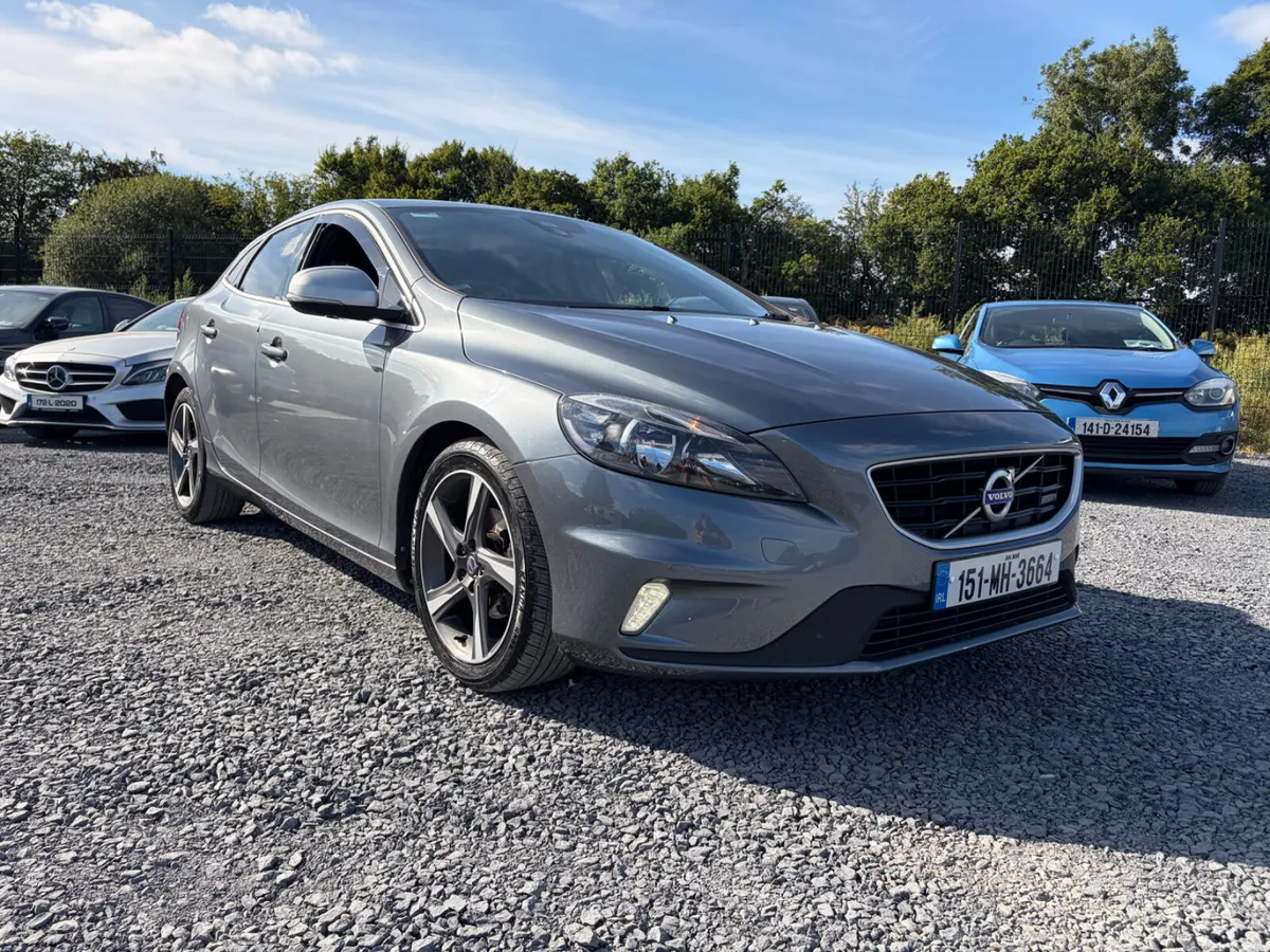 2015 VOLVO V40 R-DESIGN 1.6 115 BHP - Image 6