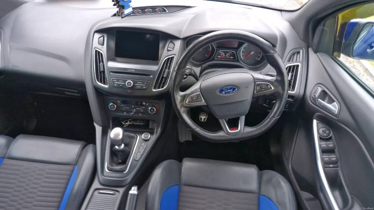 16 St spec focus - Image 6