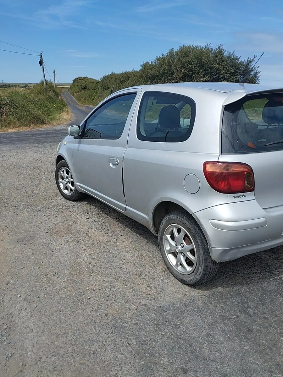 Toyota Yaris 2005 - Image 2