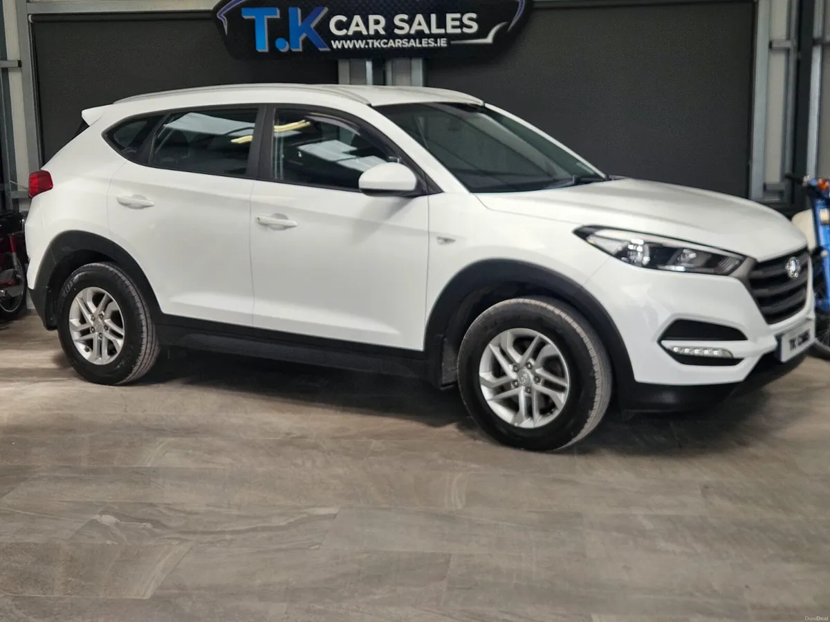 17 HYUNDAI TUCSON 1.7 DIESEL COMFORT EDITION - Image 1