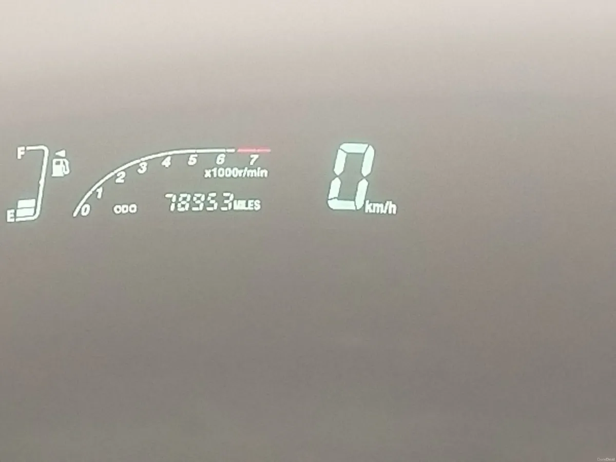 Toyota Yaris 2005 - Image 5