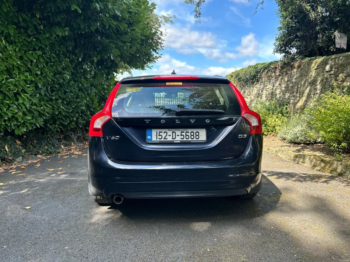 Volvo v60 - Image 2