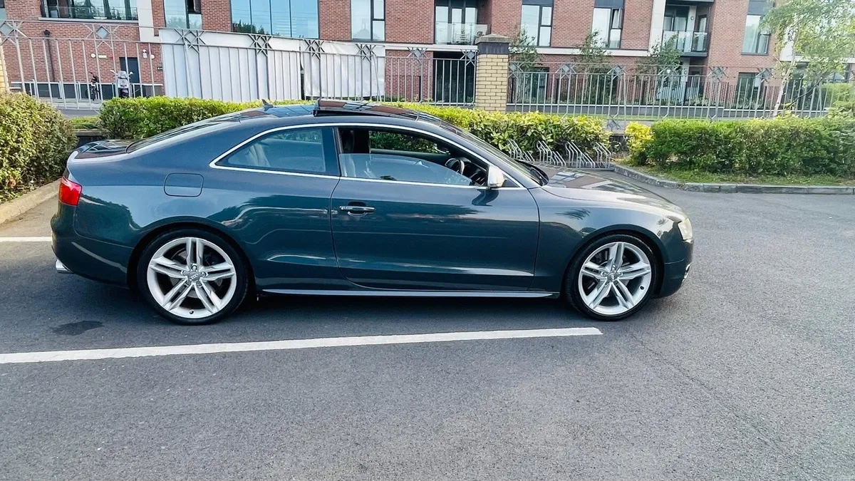 Audi S5 2008 - Image 1