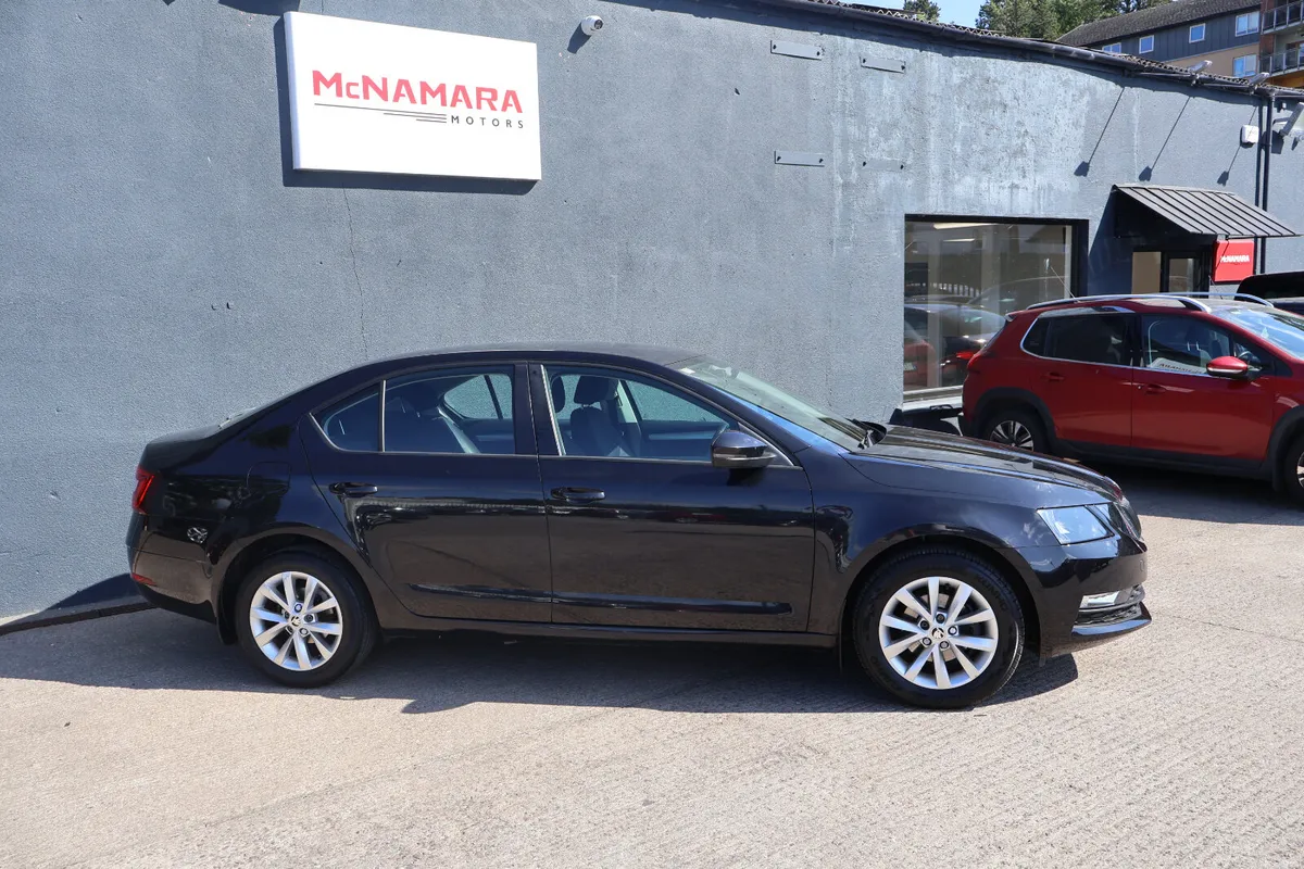 Skoda Octavia Huge Spec Only 42,000Km Exceptional! - Image 2