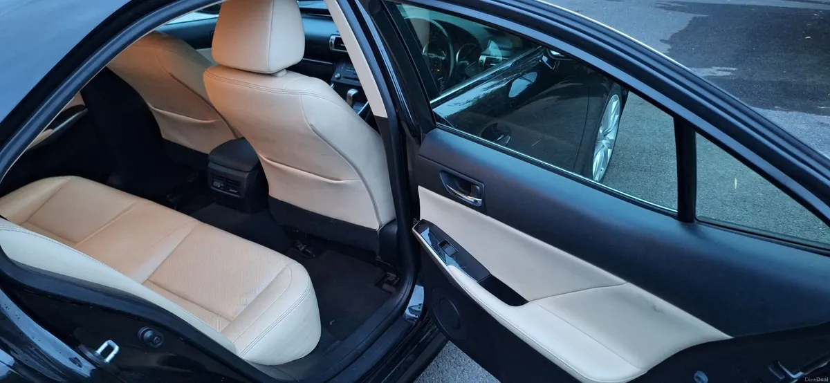 Lexus IS 2015 EXECUTIVE HIGH SPEC - Image 6