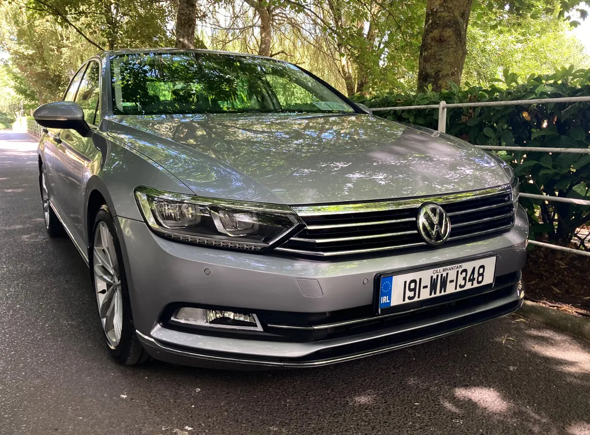 Volkswagen Passat 2.0Tdi  DSG Auto  R Line Trim - Image 4