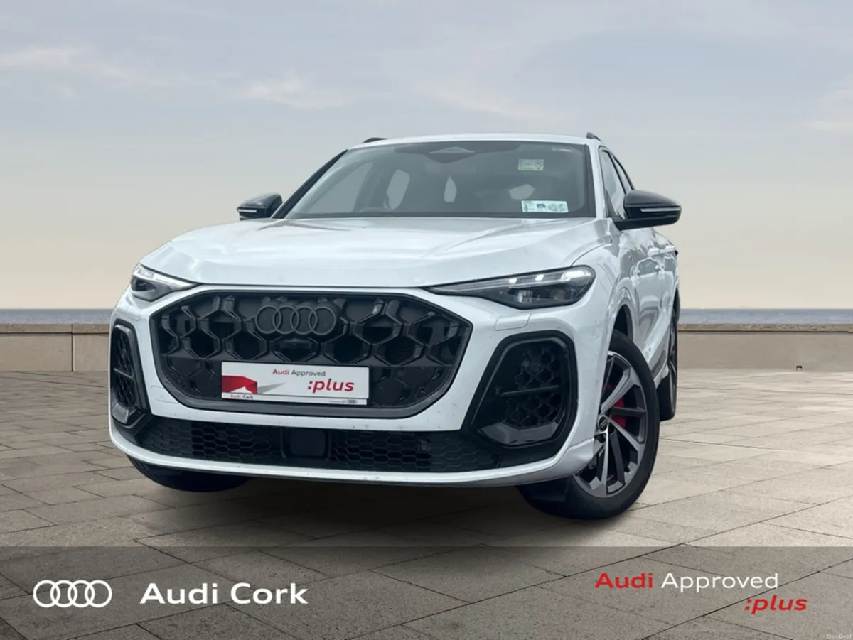 Audi Q5 E-HYBRID 220KW QUATTRO S-LINE WITH BLACK S - Image 3