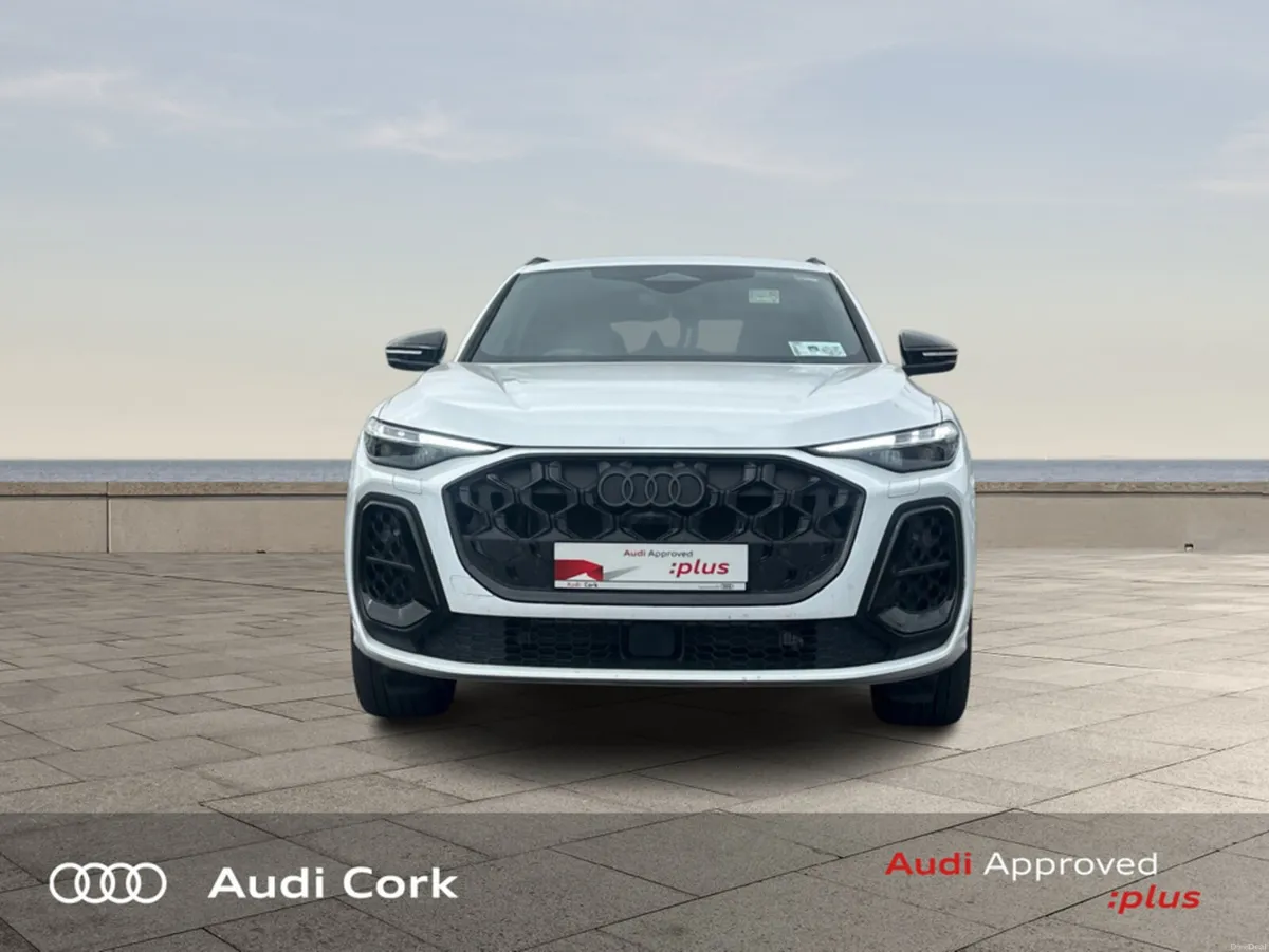 Audi Q5 E-HYBRID 220KW QUATTRO S-LINE WITH BLACK S - Image 2