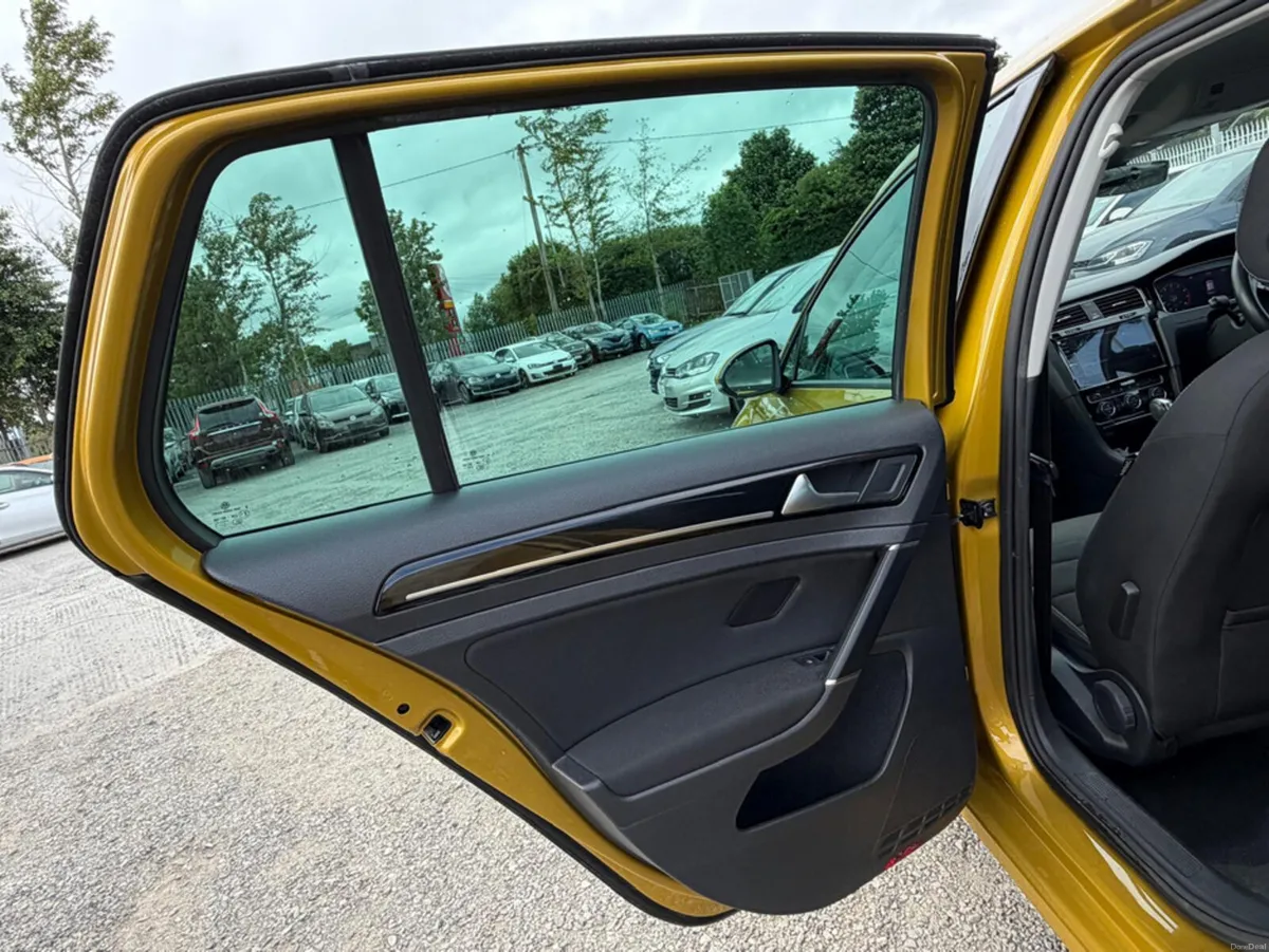 Volkswagen Golf 1.4L Petrol TSI HIGH LINE Automati - Image 6