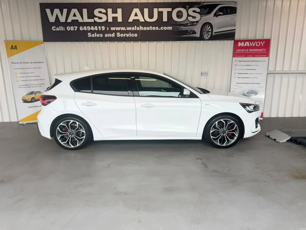 Ford Focus ST-LINE X 5DR 1.0T 155 MH - Image 3