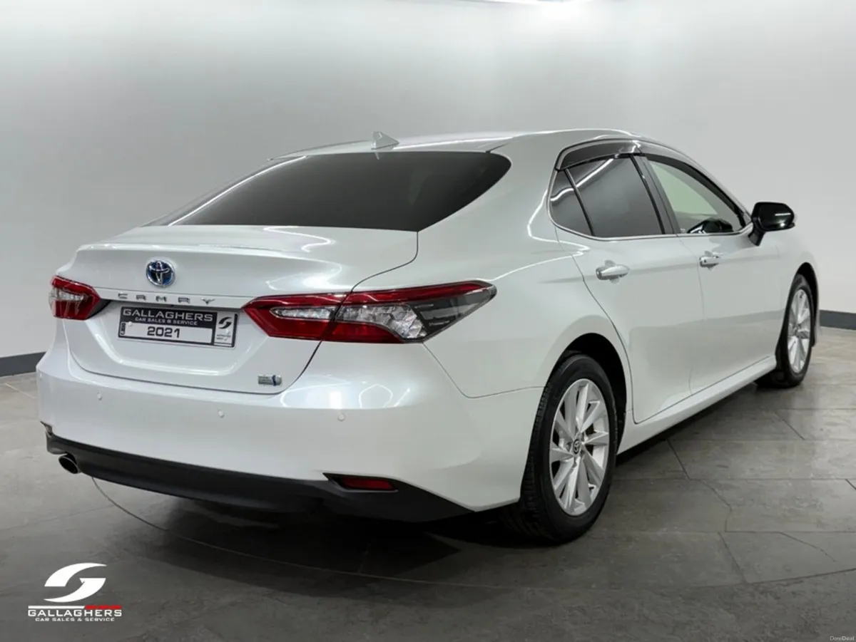 Toyota Camry 2.5 SELF CHARGE HYBRID AUTOMATIC ONLY - Image 4