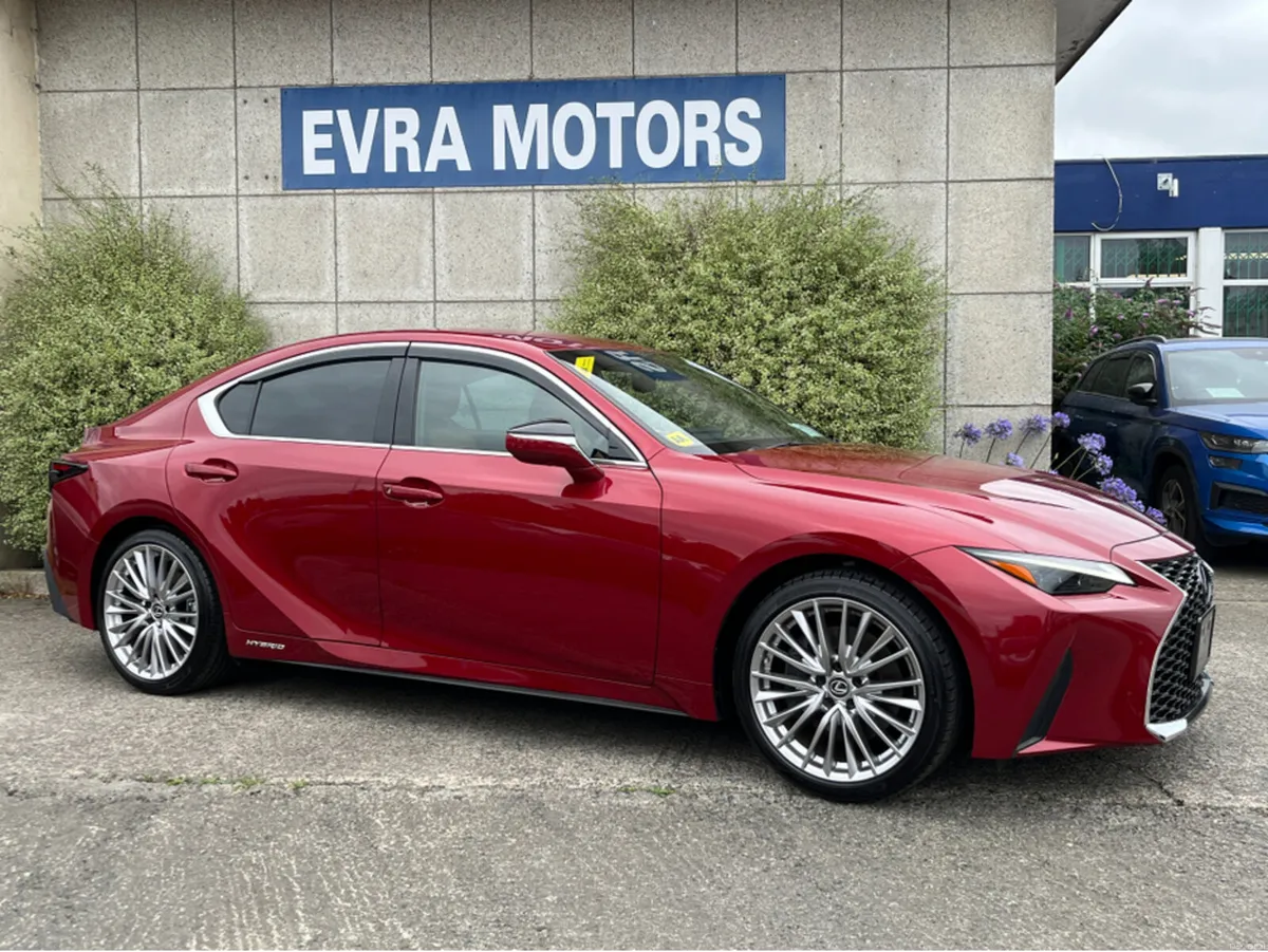 Lexus IS VERSION L AUTOMATIC HYBRID 2.5 PETROL //V - Image 3