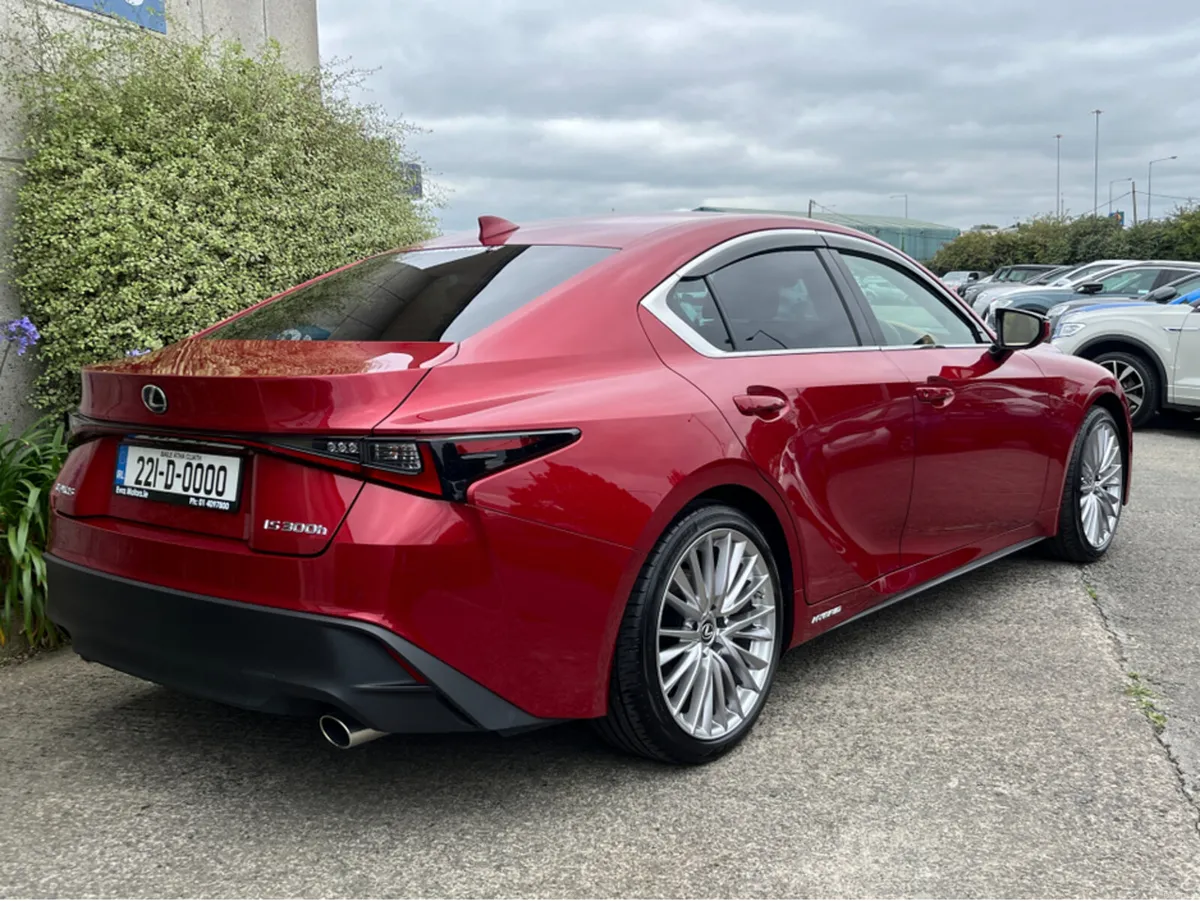 Lexus IS VERSION L AUTOMATIC HYBRID 2.5 PETROL //V - Image 4