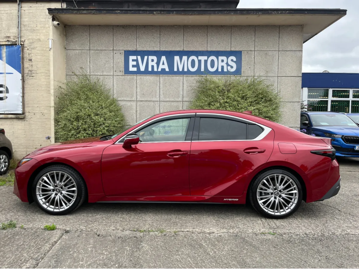Lexus IS VERSION L AUTOMATIC HYBRID 2.5 PETROL //V - Image 6