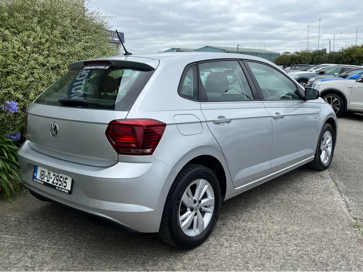 Volkswagen Polo TRENDLINE 1.0 MANUAL - Image 4