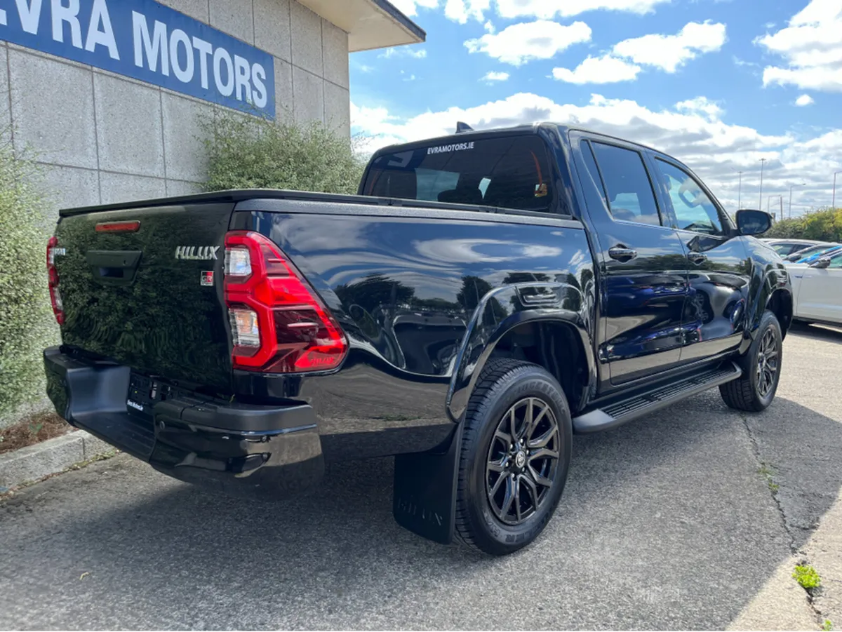 Toyota Hilux GR SPORT AUTOMATIC 2.4 DIESEL //HIGH - Image 4