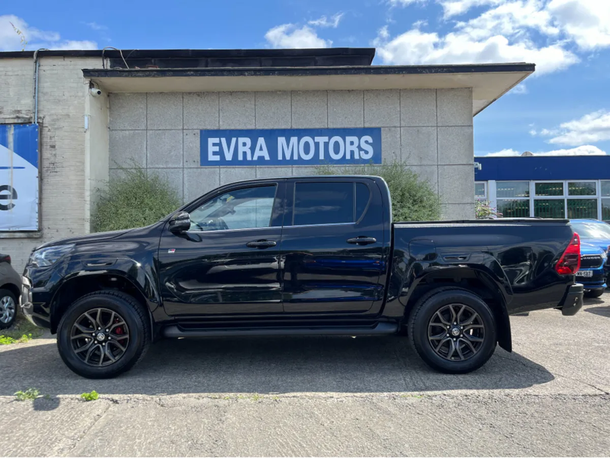 Toyota Hilux GR SPORT AUTOMATIC 2.4 DIESEL //HIGH - Image 6