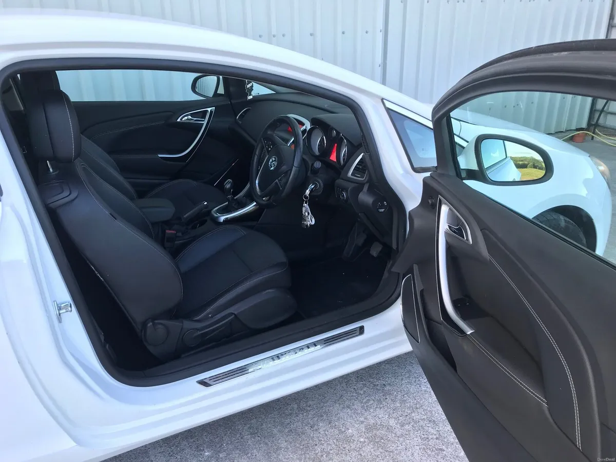 Vauxhall Astra 2014 - Image 2