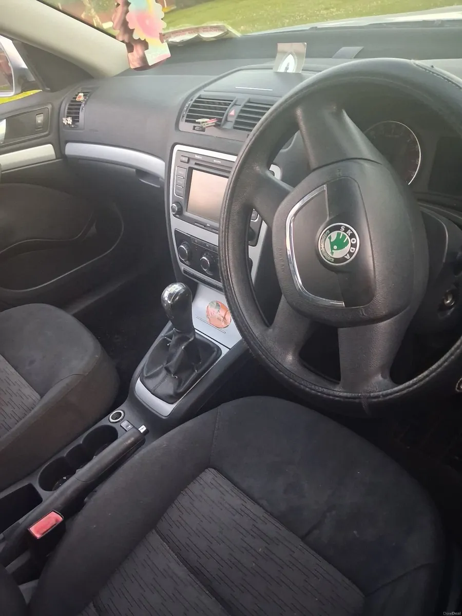 Skoda Octavia 2010 - Image 2