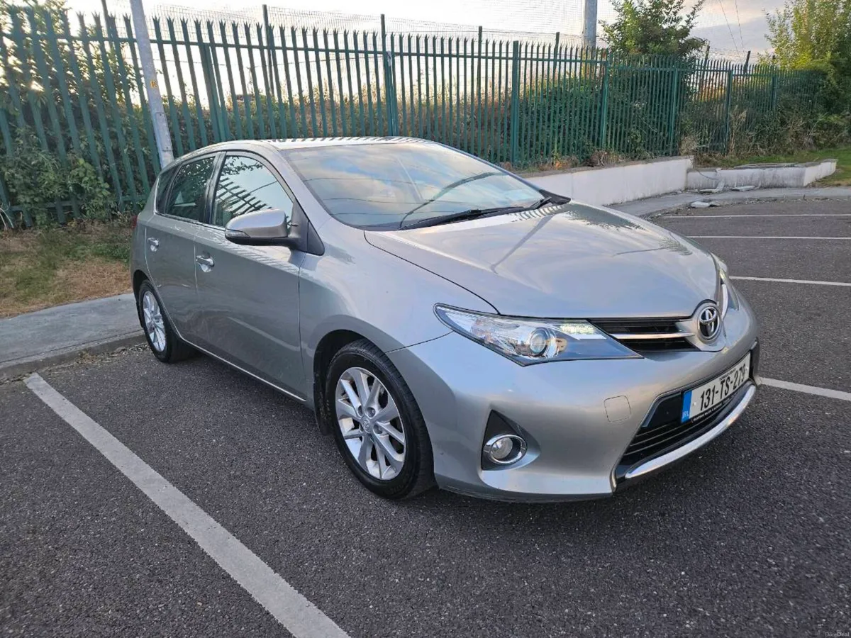 Toyota auris - Image 1