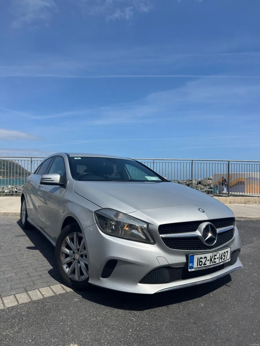 Mercedes A-Class a180 d manual 2016 - Image 4