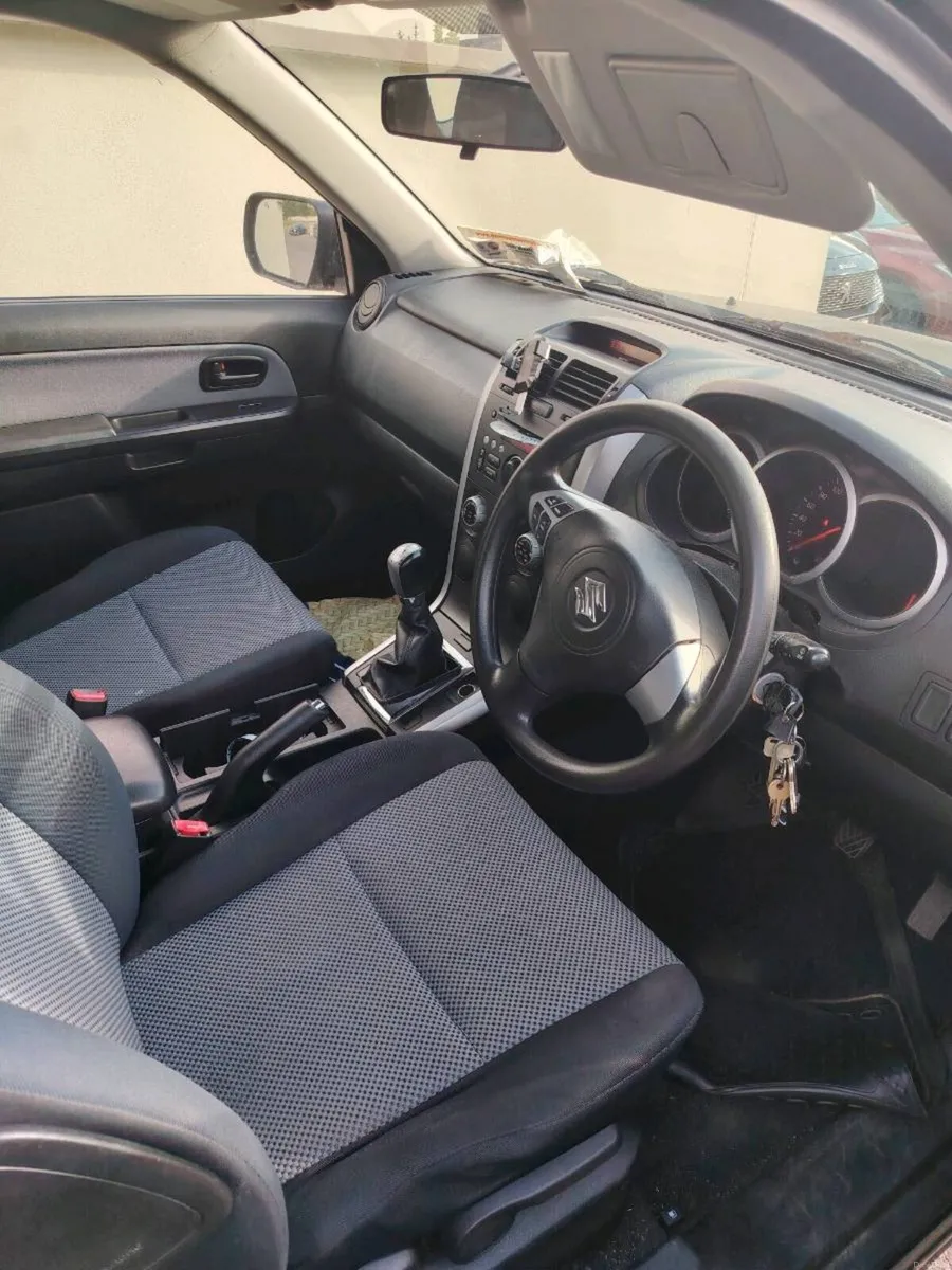 Car - Image 3