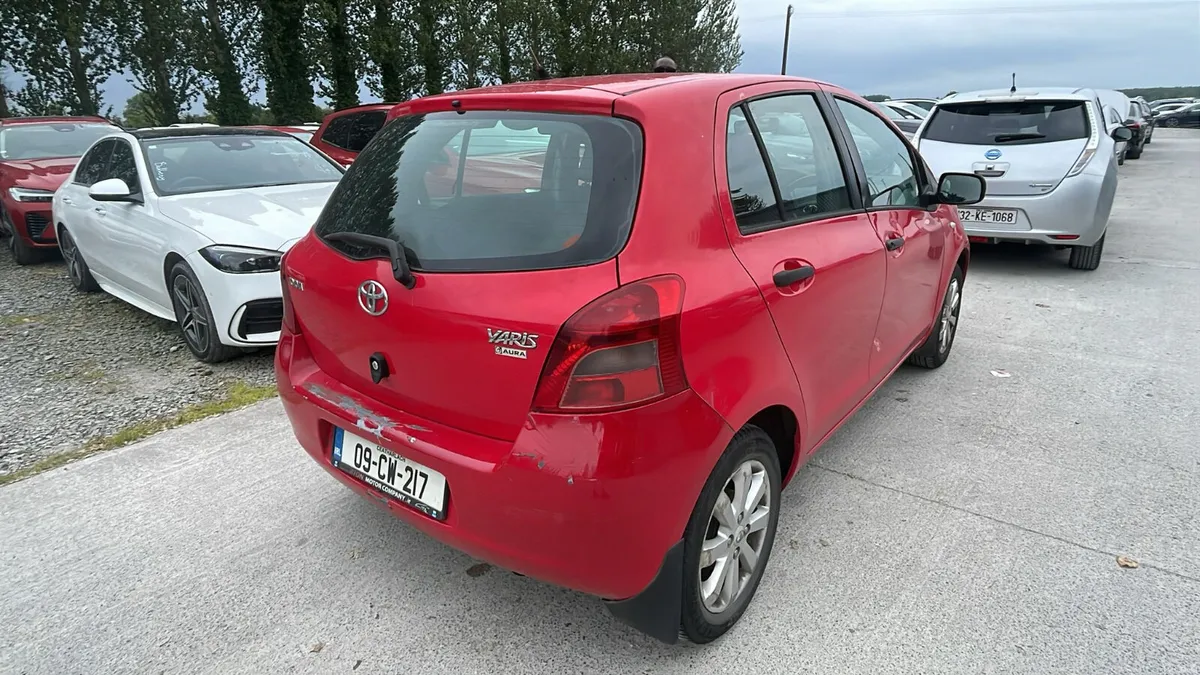 €1650 Toyota Yaris 2009 1.0L nct&taxed €1650 - Image 5