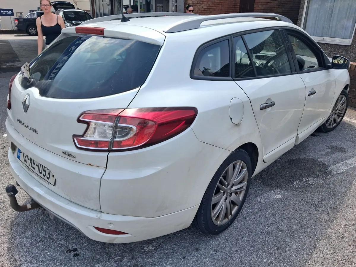 Lovely  Megane estate  nct jun 27 plus tax - Image 5